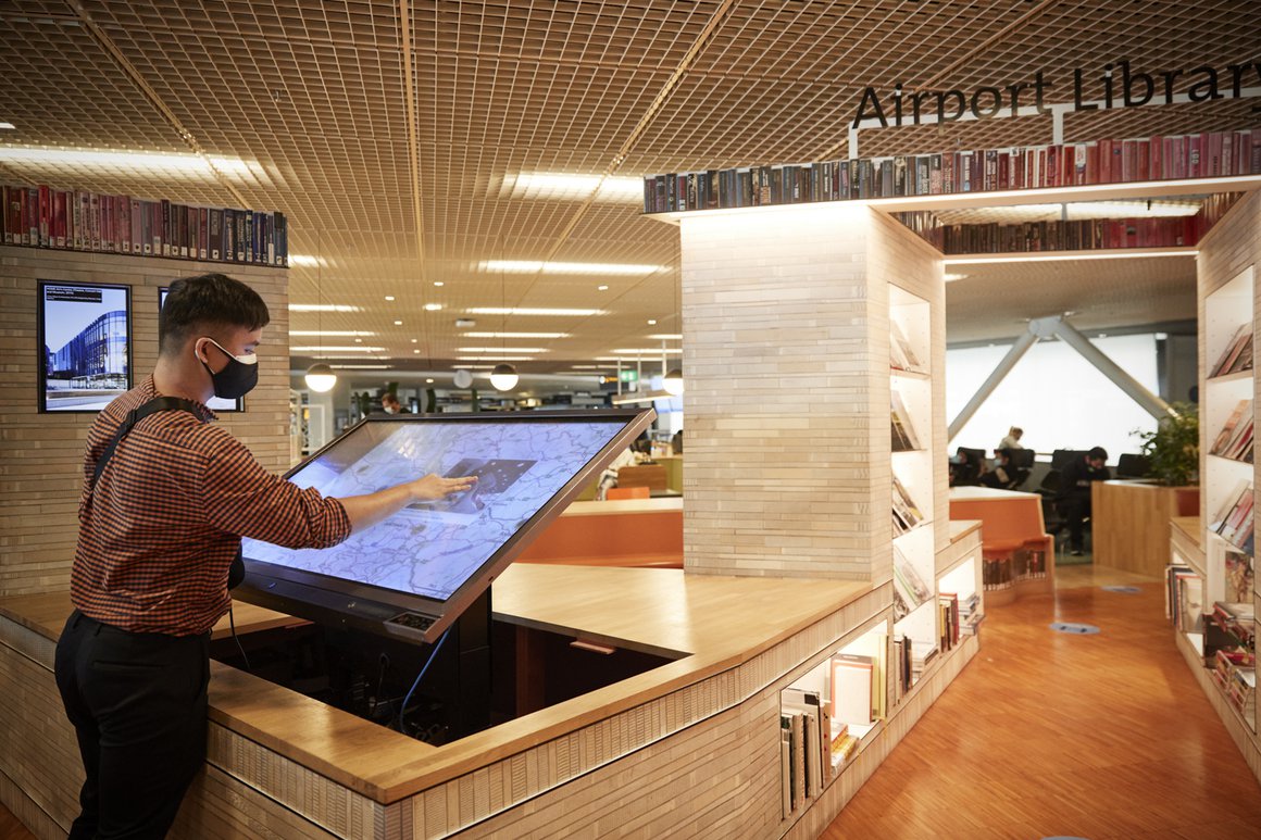 Schiphol library1.jpg