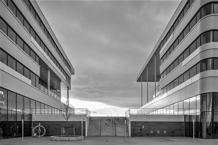 Architect-Offices-Jumbo-and-Wärtsilä-Kantoren-Schiedam-MVSA-3-black-and-white