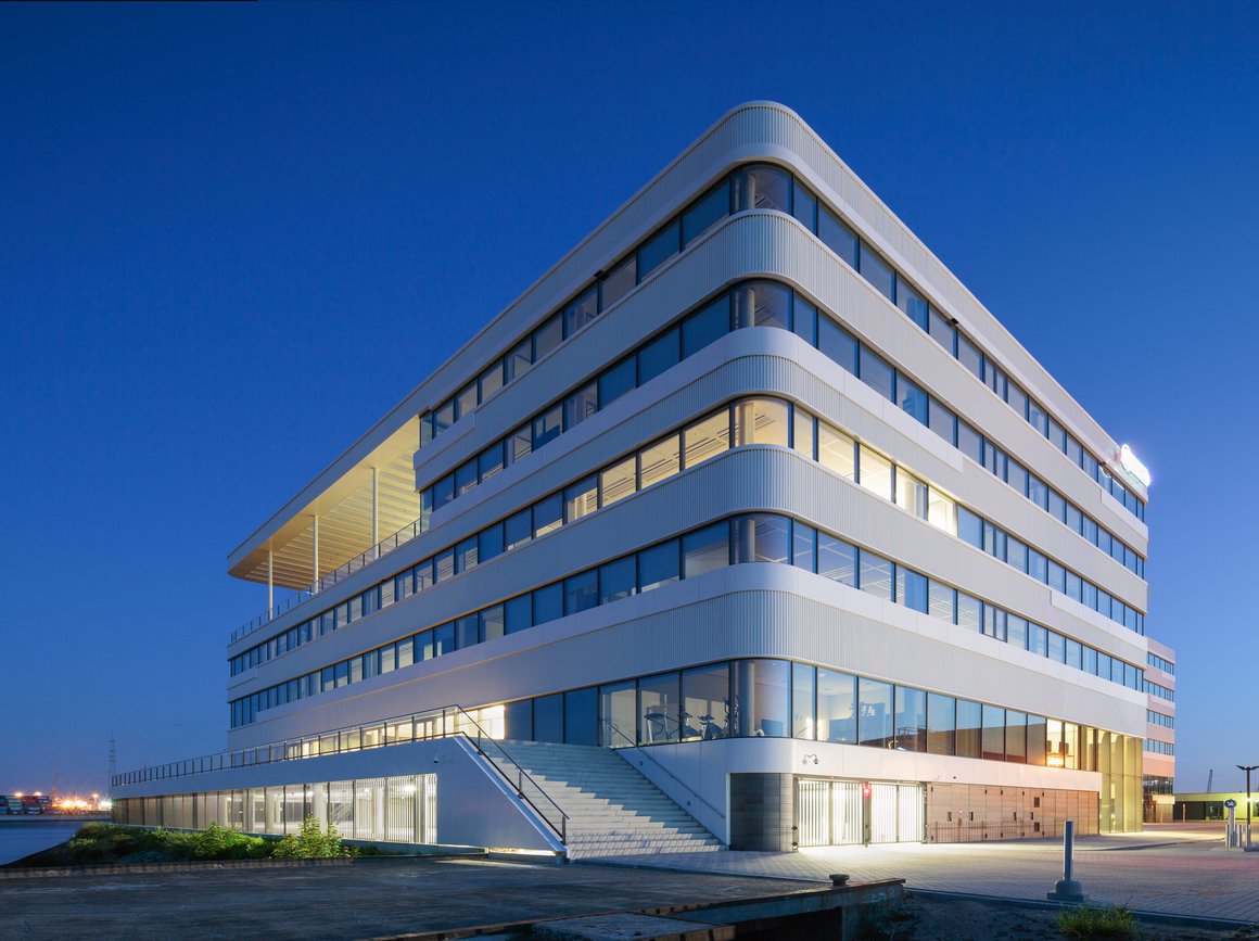 Architect-Offices-Jumbo-and-Wärtsilä-Kantoren-Schiedam-MVSA-p2.jpg